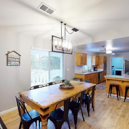 Pine Place Oakhurst Esterno foto